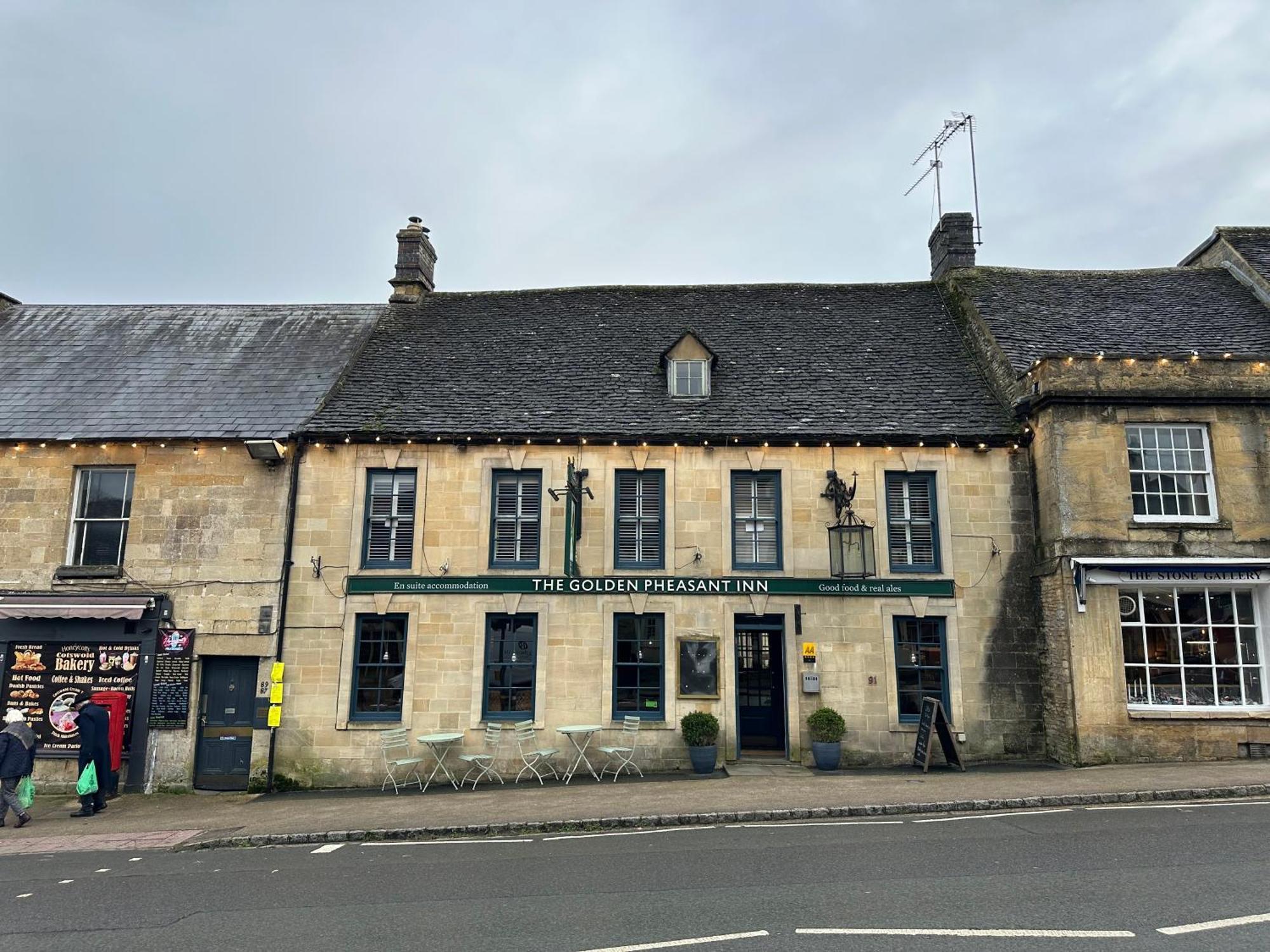 The Golden Pheasant Inn Burford Buitenkant foto
